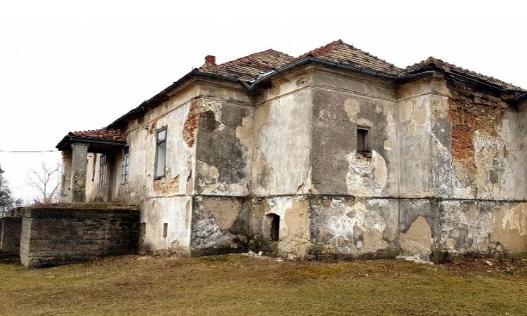 Conacul Sturdza din Tăcuța amenințat de indiferență