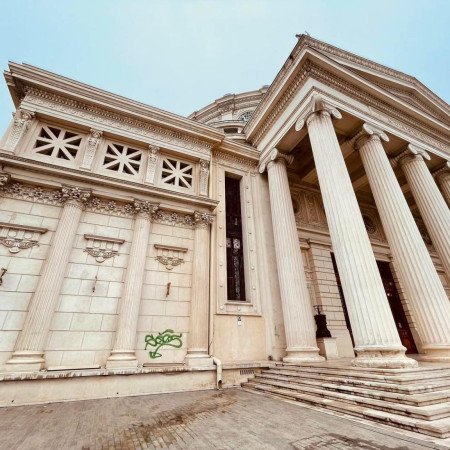 Ateneul Român, atacat cu graffiti