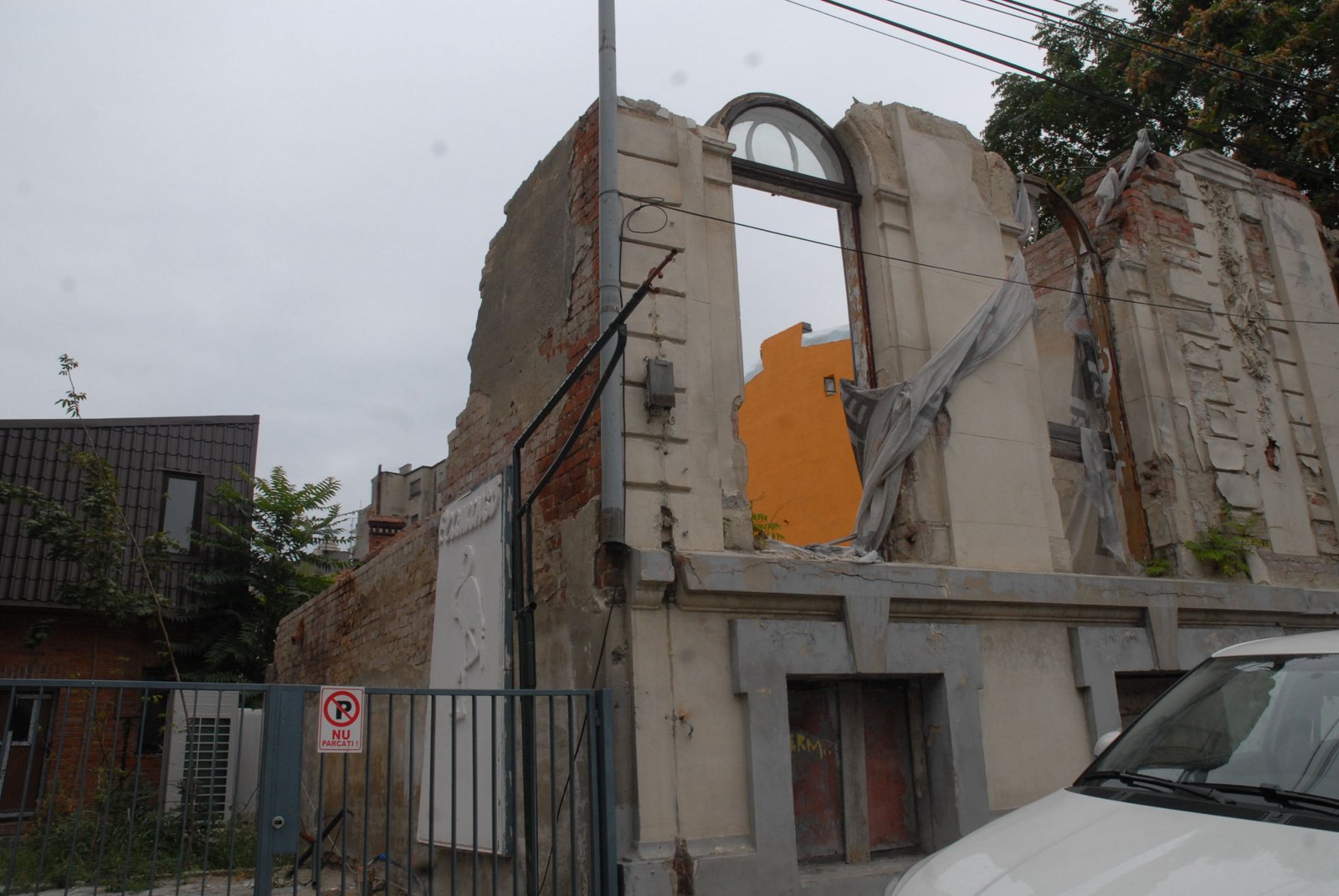 Clădirea monument din strada Visarion nr. 8.